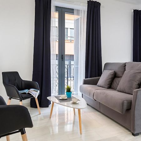 Apartamentos Adriano Sevilla Exterior foto