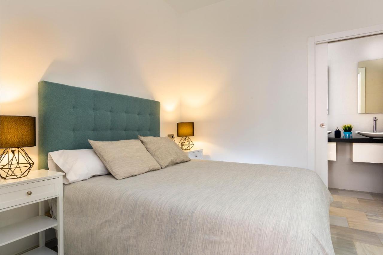 Apartamentos Adriano Sevilla Exterior foto
