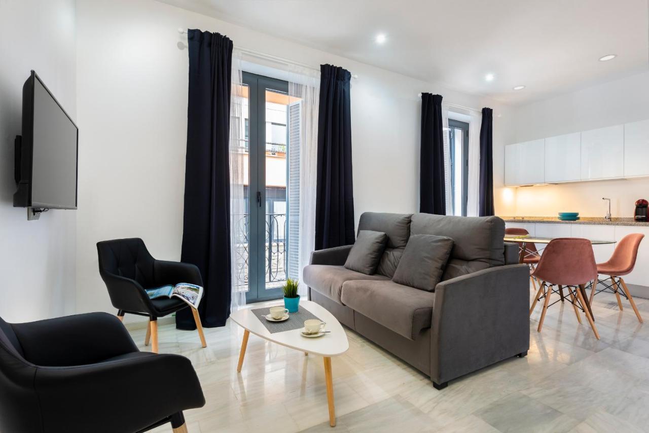 Apartamentos Adriano Sevilla Exterior foto